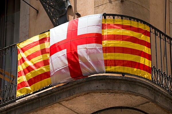 サン・ジョルディの日は、スペイン・カタルーニャ地方の祝祭日