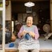 102歳現役美容部員「脳と指先の元気が一番」　編み物は健康長寿の役に立つ!?