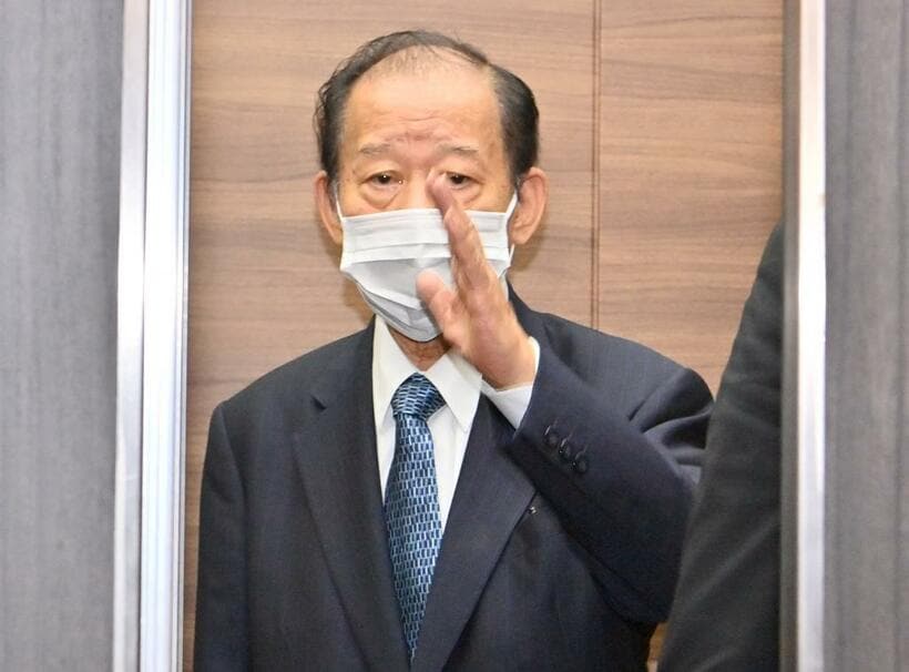 逆風の二階俊博幹事長（C)朝日新聞社