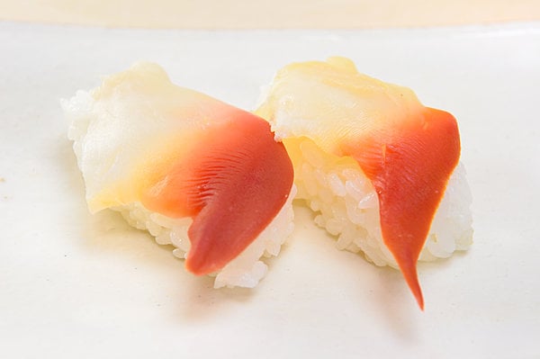 ホッキ貝のにぎり寿司。ずーしーほっきーの“ネタ元”です。