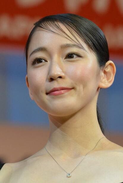 書道八段の腕前。吉岡里帆　（C）朝日新聞社