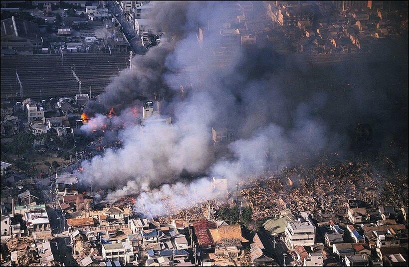 阪神・淡路大震災後の街の様子　（ＧｅｔｔｙＩｍａｇｅｓ）