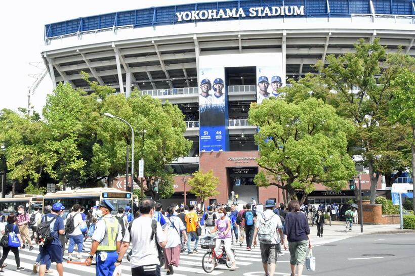 今やチケットが入手困難な横浜スタジアムで行われるDeNA戦　（ｃ）朝日新聞社