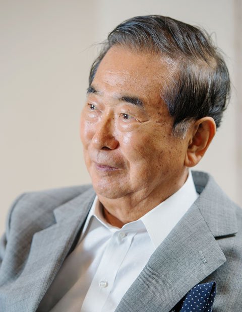 石原慎太郎いしはら・しんたろう／１９３２年、神戸市生まれ。一橋大学在学中に「太陽の季節」で小説家デビューし、６８年、参院議員初当選。その後、衆院議員となり、運輸大臣などを歴任し、９９年から東京都知事を１３年務めた。２０１２年に国政復帰し、１４年に引退。近著に『東京革命』（幻冬舎）（撮影／写真部・堀内慶太郎）
