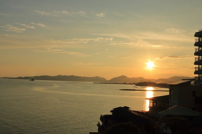 宿の目の前には「日本の夕陽100選」にも選ばれた赤穂御崎の絶景が