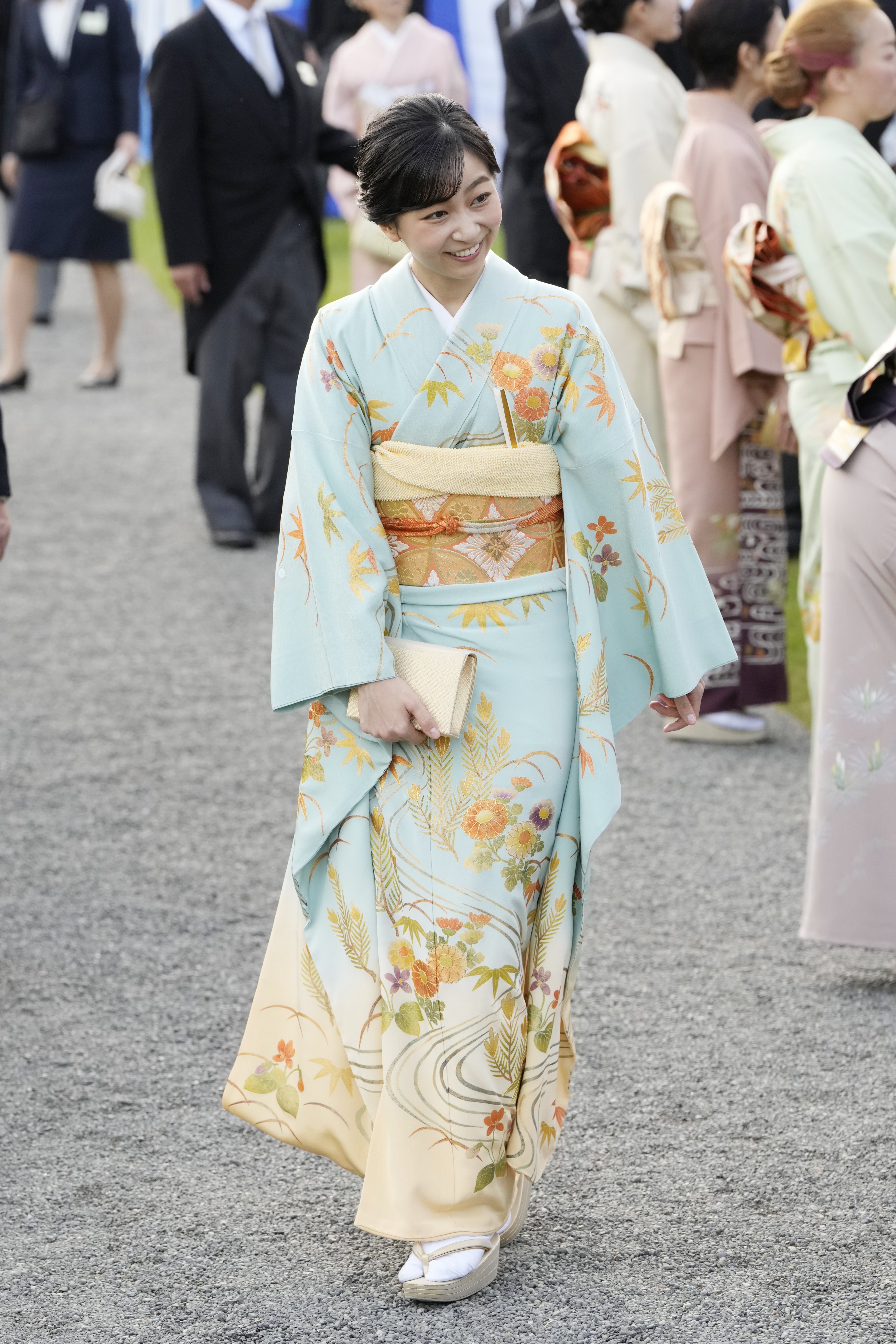 秋の園遊会】雅子さまは別格の「錦秋の美」の訪問着 愛子さまは「百花繚乱」の振袖で（AERA dot.）｜ｄメニューニュース（NTTドコモ）