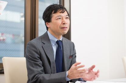 「年金として受け取ると、社会保険料分の税金までかかるケースがあるため、一時金として受け取ったほうが有利になるケースはよくあります」と、ファイナンシャルプランナーの平野雅章さん(撮影/小山幸佑)