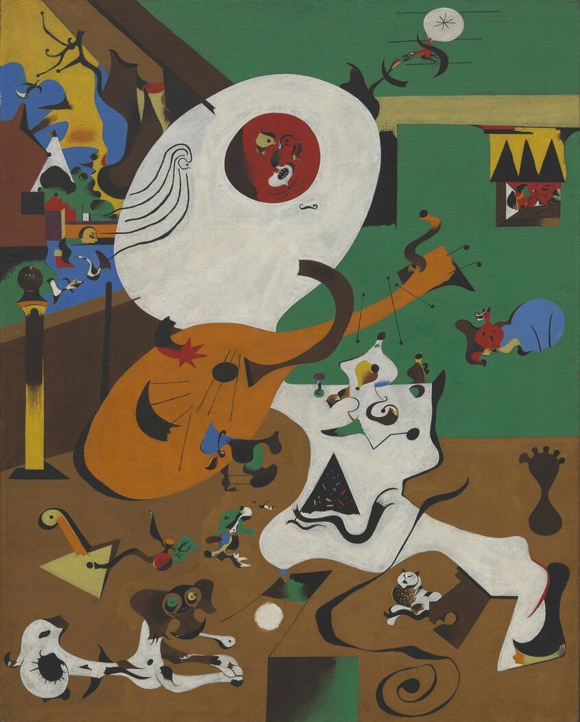 シュルレアリスムの時代(1920年代)《オランダの室内Ⅰ》1928 油彩/カンヴァス 91.8×73cm ニューヨーク近代美術館 Mrs. Simon Guggenheim Fund. Acc. no.: 163.1945 Digital image, The Museum of Modern Art, New York/Scala, Florence:オランダ旅行に出かけたミロは、美術館でポストカードを購入。これをもとにミロ流の作品に仕上げた。ソルフの「リュートを弾く人」がもとになっている (c)Successiо Mirо / ADAGP, Paris & JASPAR, Tokyo, 2025 E5746