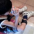〈あのときの話題を「再生」〉「こんな足だからモテないんだ」 足が不自由な息子が抱えた葛藤 障害児のバレンタイン事情