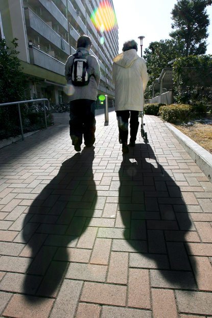 人生の最後にお世話になるケアマネ。よき伴走者でいてもらうためにも、ケアマネ選びは大切だ（写真はイメージ）（ｃ）朝日新聞社