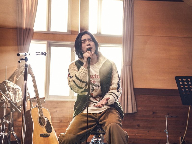 菅田将暉、オンラインライブで「まちがいさがし」「虹」「ラストシーン」など全13曲を披露