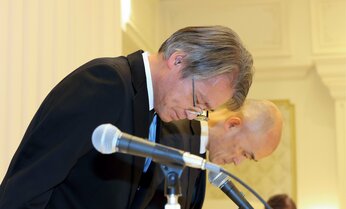 宝塚のOGが語った 嫉妬、ねたみ、嫌がらせが日常の世界 「彼女を助けられなくてごめんなさい」