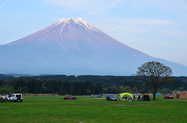 富士山の麓でキャンプフェスティバル
