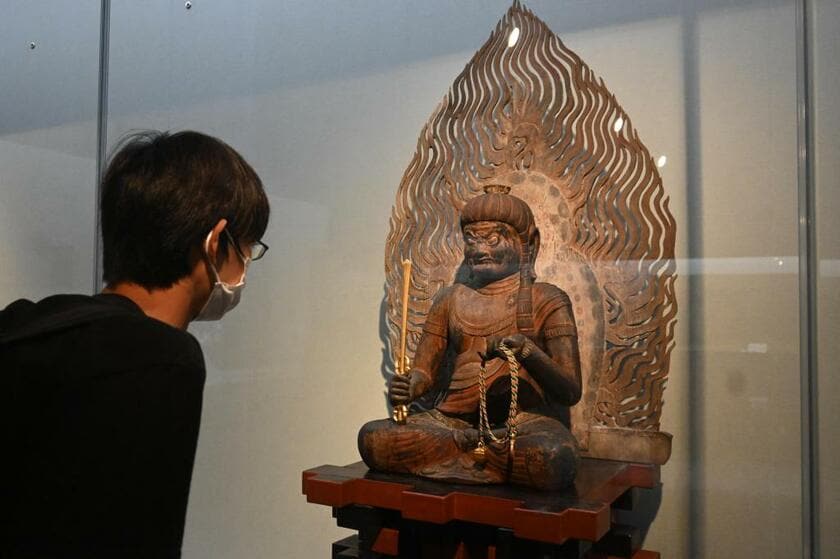 特別展示されていた瑞巌寺の秘仏の一つ、不動明王像＝２０２１年９月１日、宮城県松島町