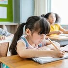 中学受験、低学年のテストの偏差値は「どうでもいい」と受験のプロが語る理由とは? テスト対策に悩む親にアドバイス
