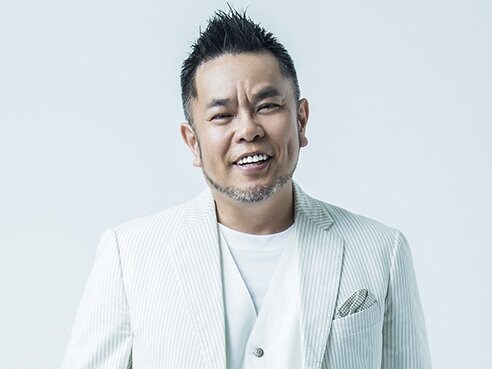 昨年デビュー25周年を迎えたシンガーソングライター、中西圭三が大阪での公演を開催