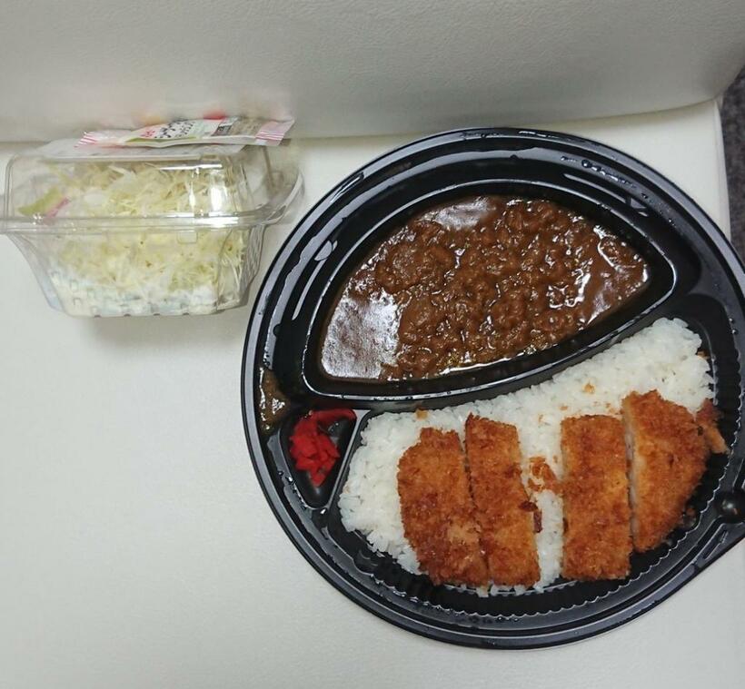 Aさんが療養ホテルで食べた「恐怖のカツカレー」