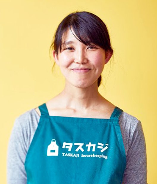 しま／調理師専門学校を卒業後、有名フランス料理店などで15年働く。2015年、タスカジに登録。「予約が取れない伝説の家政婦」と呼ばれる（写真：タスカジ提供）