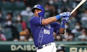 中日の“功労者”ビシエドの去就は立浪監督退任でどうなるか 「コーチ兼任」で残留の可能性