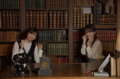 田中瞳アナ(左)と池谷実悠アナ(C)テレビ東京