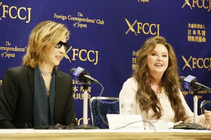 サラ・ブライトマンとYOSHIKIが共演「日本には特別な思いがある」 | AERA dot. (アエラドット)