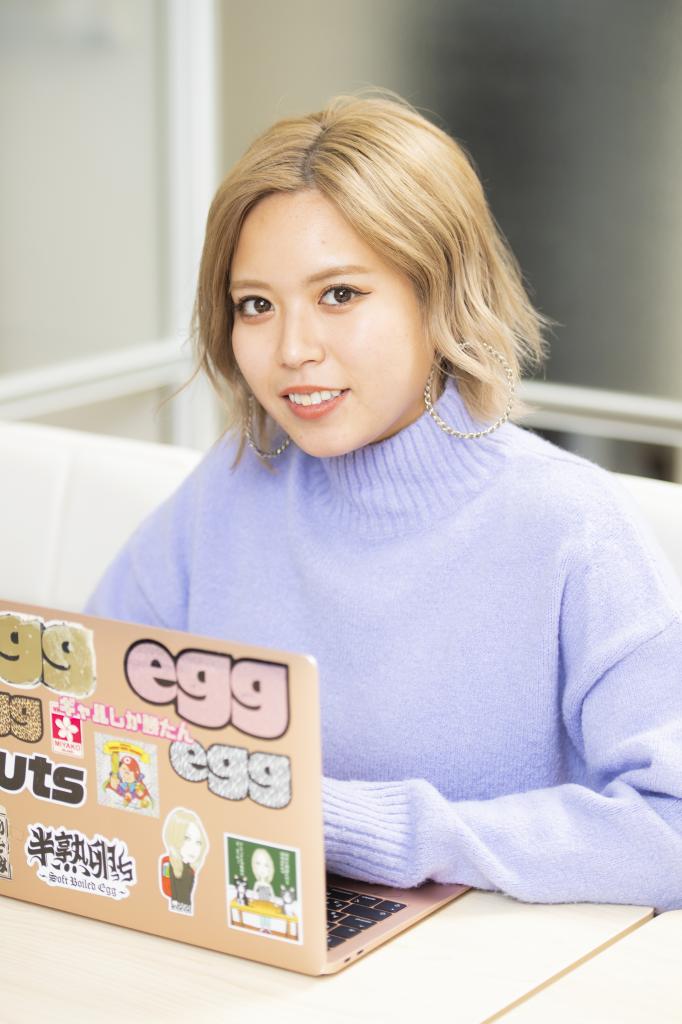 ３月までｅｇｇ編集長を務めていた赤荻瞳さん。小学生の頃からｅｇｇを愛読。ｅｇｇ誌面で紹介されていた高校に進学した（撮影／写真映像部・高野楓菜）