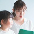 〈こどもの読書週間〉男らしさ、女らしさ…名作絵本に描かれた古いジェンダー観に「モヤッ」としたら、子どもにどう伝えればいい?