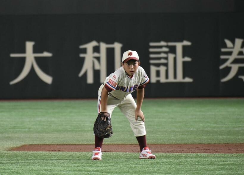 プレー中の木暮風汰君（写真＝間久里スネークス提供）