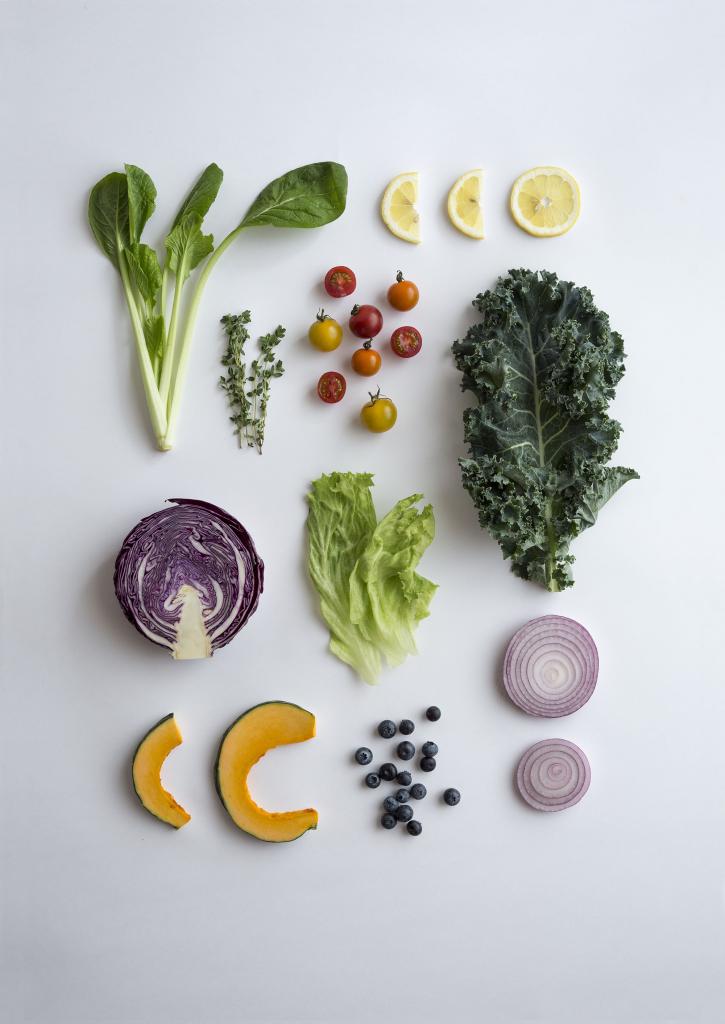野菜や果物の切れ端などから成分を抽出し、独自の技術によって染料を製造。一つの食品から複数のカラーができる