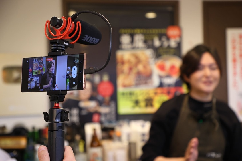 「僕は見せ方がうまいだけ。何がバズるとか、はやるという嗅覚はあったかも」（撮影・松永卓也／朝日新聞出版写真映像部）