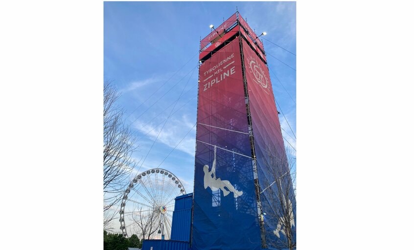 オールドポート(旧港)を眼下に見下ろすジップラインを、「パスポートMTL」(50カナダドル~)で体験してみた。スリル満点!! https://www.mtl.org/en/passeport-mtl(撮影/西元まり)