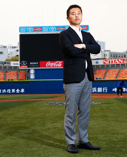 横浜ＤｅＮＡベイスターズ社長池田純（３８）選手と球団、経営陣と職員、球団とファンをつなげることができたと思う。開幕に合わせ、集まったアイデアを『次の野球』（ポプラ社）として出版した（撮影／高井正彦）