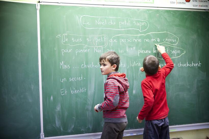 フランスの小学校の様子。教師の教育の自由が重視されているため、同じ学年でも担任の先生の方針によって林間学校に参加するクラスとそうでないクラスが出ることも（ｐｈｏｔｏ　ｇｅｔｔｙｉｍａｇｅｓ）