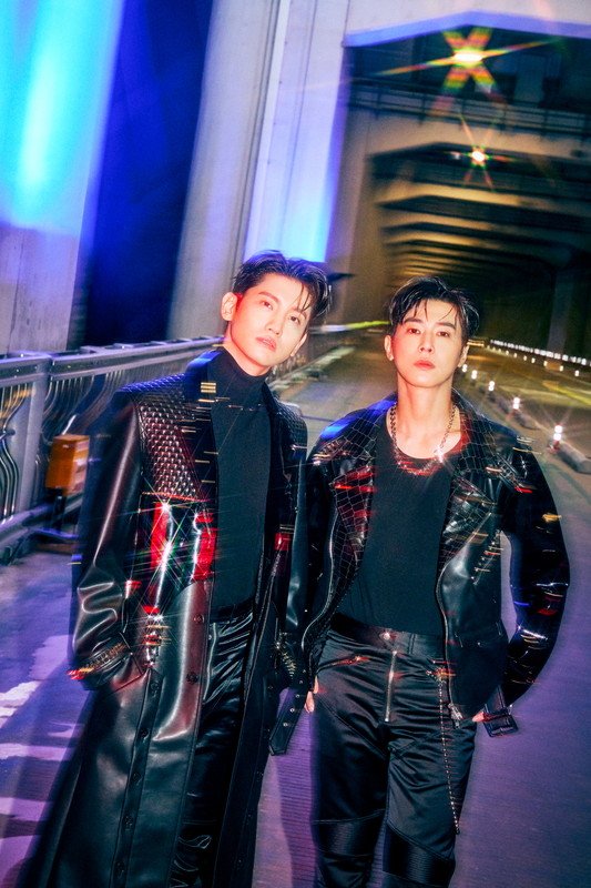 東方神起、ダンスチューンの失恋ソング「PARALLEL PARALLEL」MV公開