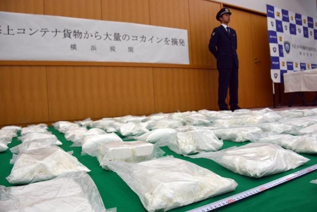 大量のコカインが押収されることも。写真は２０１７年２月横浜税関（ｃ）朝日新聞社