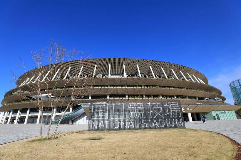 新国立競技場の外観＝松永卓也（写真部）