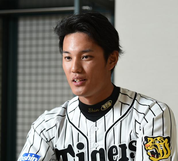 表情が明るい阪神・藤浪晋太郎　（ｃ）朝日新聞社