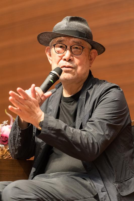 母校・慶大で学生たちの質問にひとつひとつ丁寧に答えた松本隆さん（撮影／写真映像部・戸嶋日菜乃）