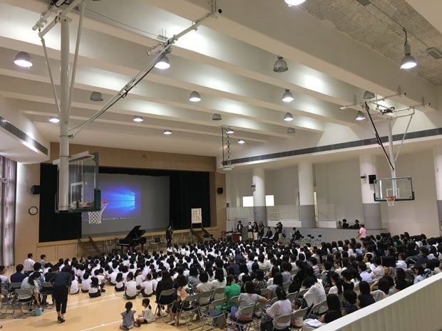 緊張がほぐれて笑顔がはじける瞬間が好き　香港日本人学校小学部香港校体育館にて　（撮影／谷川賢作）
<br />