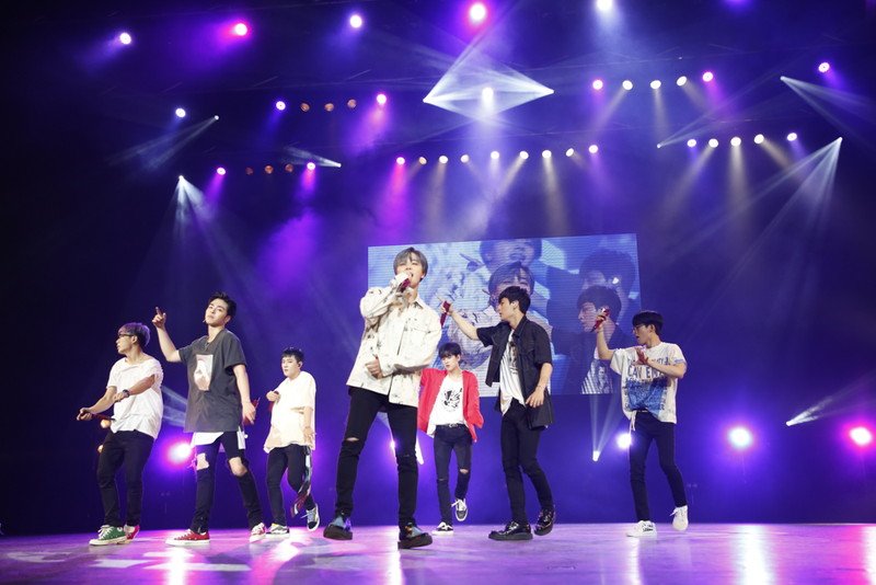 iKON、3年ぶりファン・ミーティングで新曲を日本初披露