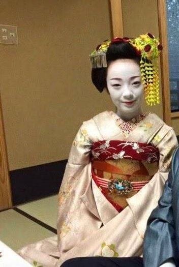 舞妓が置かれた状況は「現代の奴隷」と話す。桐貴さん提供