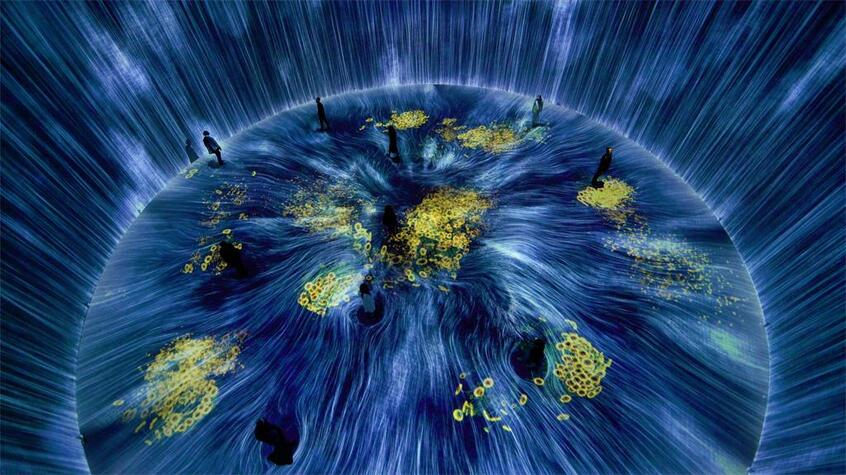 「Universe of Water Particles in the Tank, Transcending Boundaries」/中国・上海の新しい美術館「TANK Shanghai」での大規模なオープニング展「teamLab: Universe of Water Particles in the Tank」。8月24日まで開催中(写真/チームラボ提供)