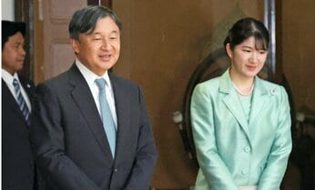 愛子さまのそばでいつもニコニコの天皇陛下 「注意されても嬉しい」笑顔に見える絆