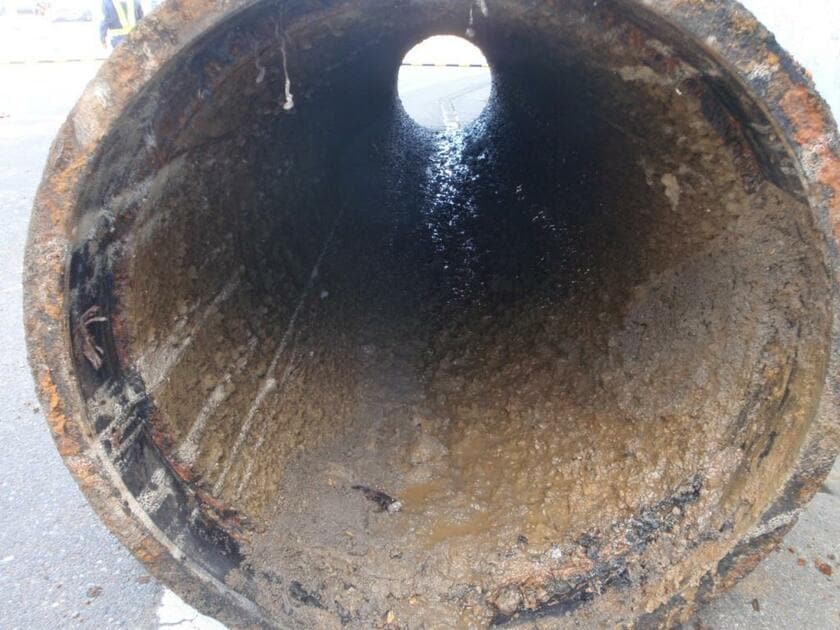 老朽化した水道管