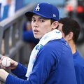 右肩痛で復帰メド立たない佐々木朗希に強まる逆風 「信頼関係を築けない行動」と批判された理由