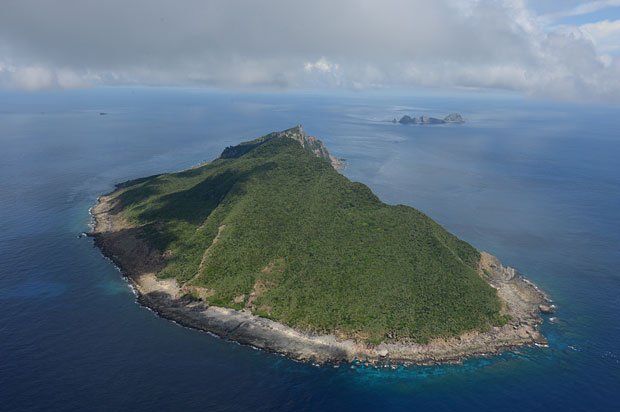 小さな無人島を巡って、日中間に亀裂が生じている　（c）朝日新聞社　＠＠写禁