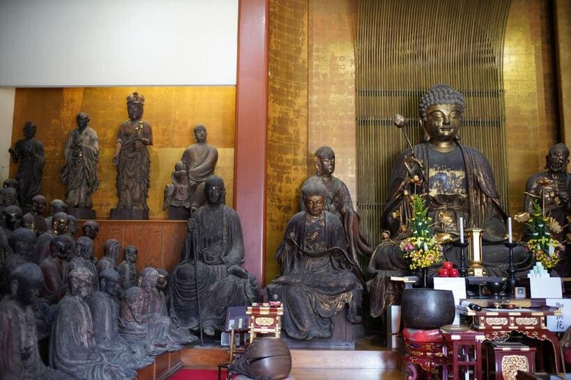 大雄殿に安置されたご本尊