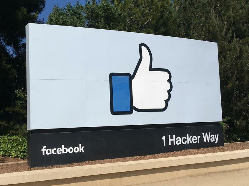世界に衝撃を与えた、フェイスブックによる仮想通貨「リブラ」の公表。GAFAの勢力図を変える可能性のあるインパクトだ (c)朝日新聞社