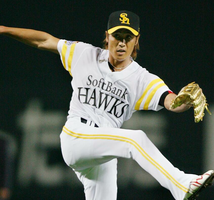 08年ソフトバンク戦の本拠時で始球式を務めた新庄剛志 (c)朝日新聞社