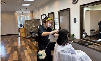 「時短美容室」に商機あり 5分刻みの予約システムで「タイパ重視」のニーズに対応